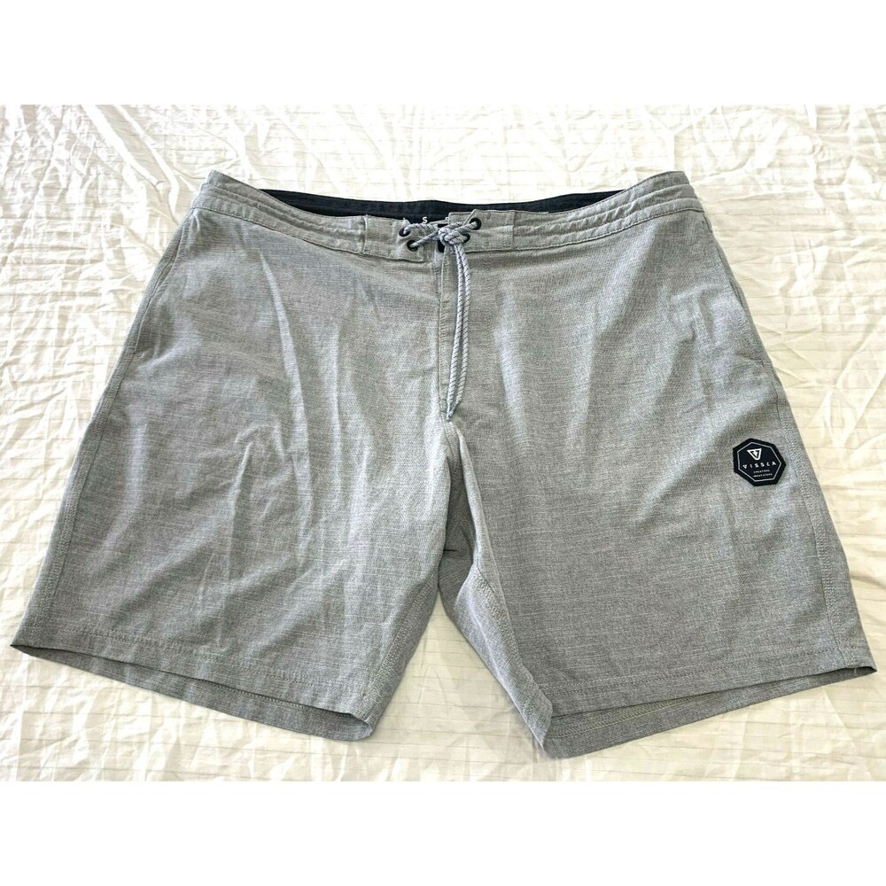 VISSLA MENS SWIM SHORTS SIZE 38